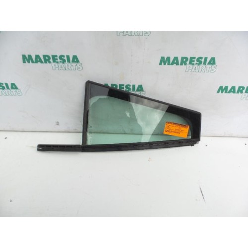 Citroen - C4 Picasso - Rear quarter light, left right