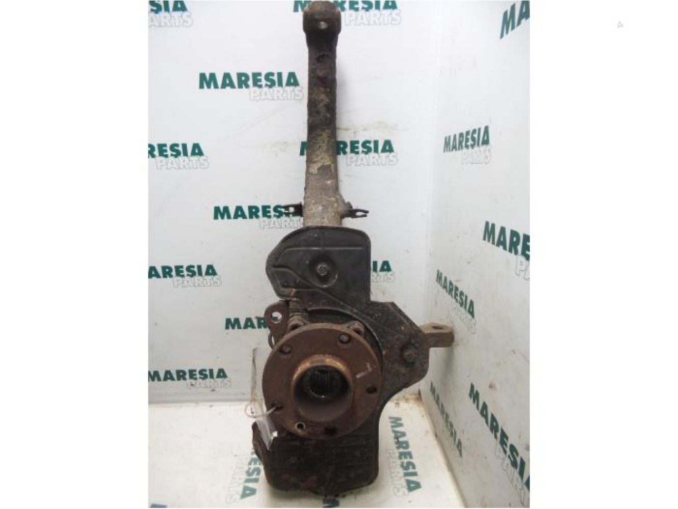 Alfa Romeo - 156 - Fusee links-voor