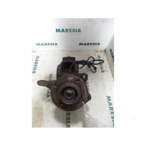 Peugeot - 207 - Knuckle, front right