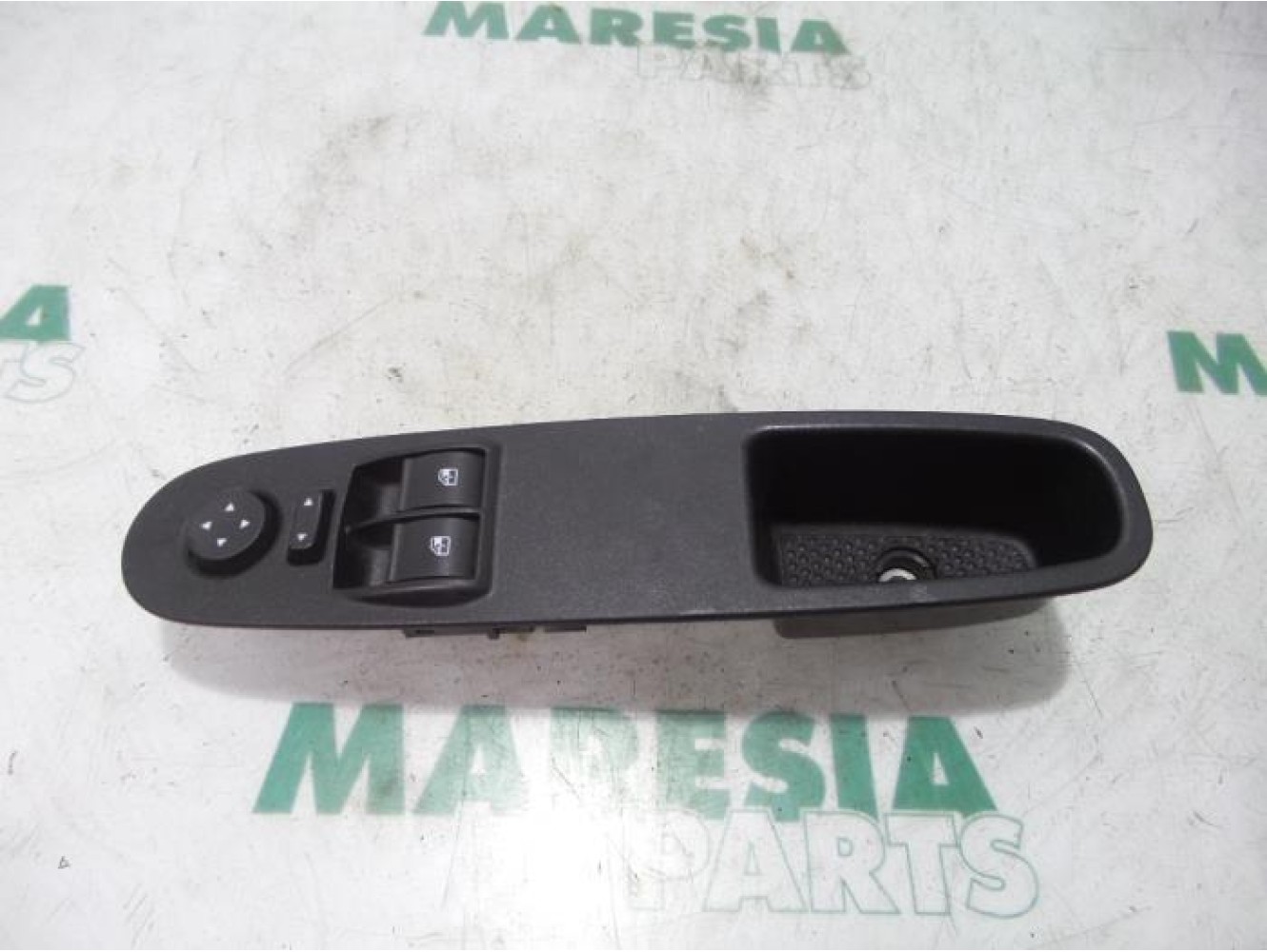 Fiat - Punto - Multi-functional window switch