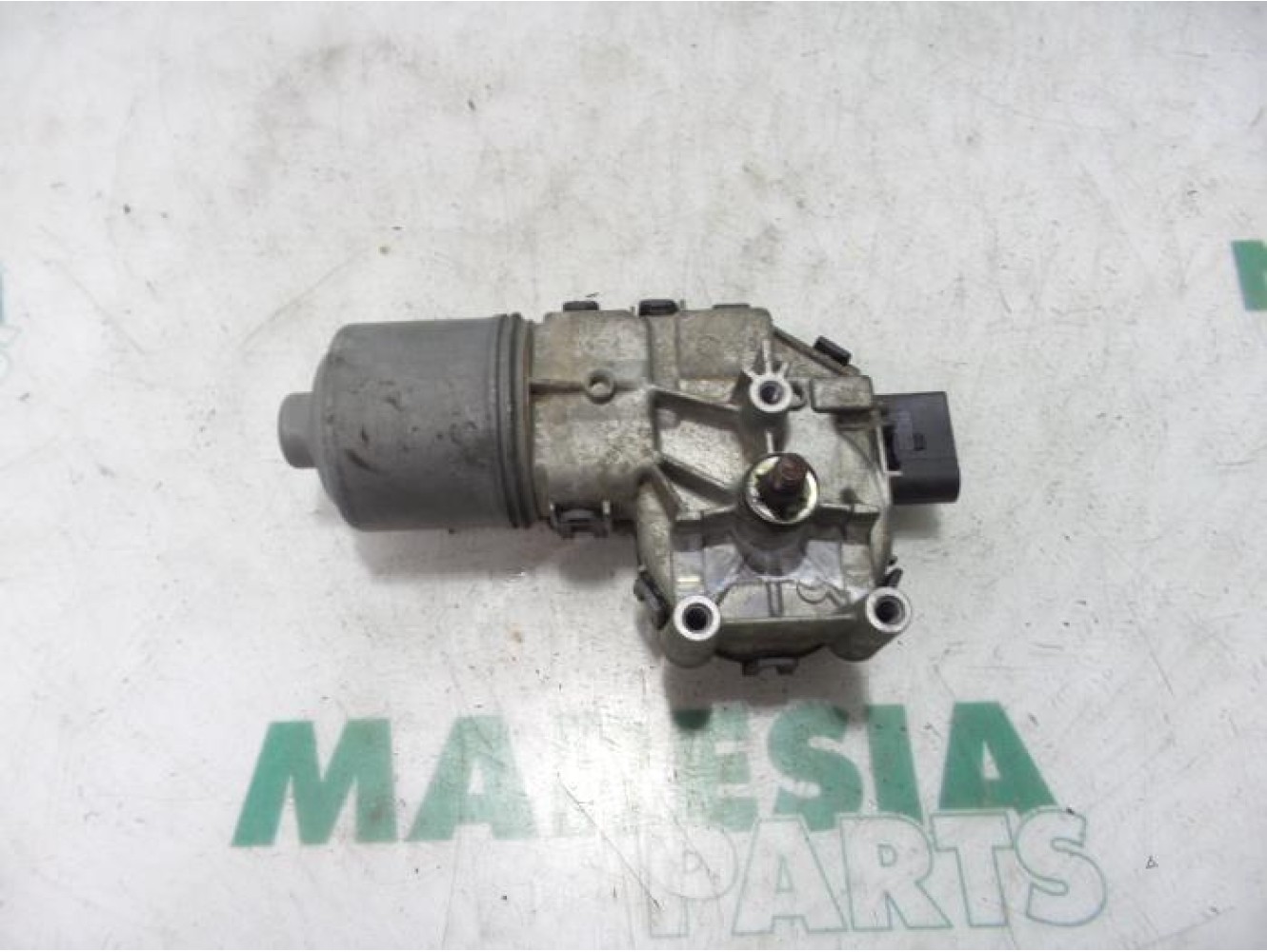 Alfa Romeo - 159 - Front wiper motor