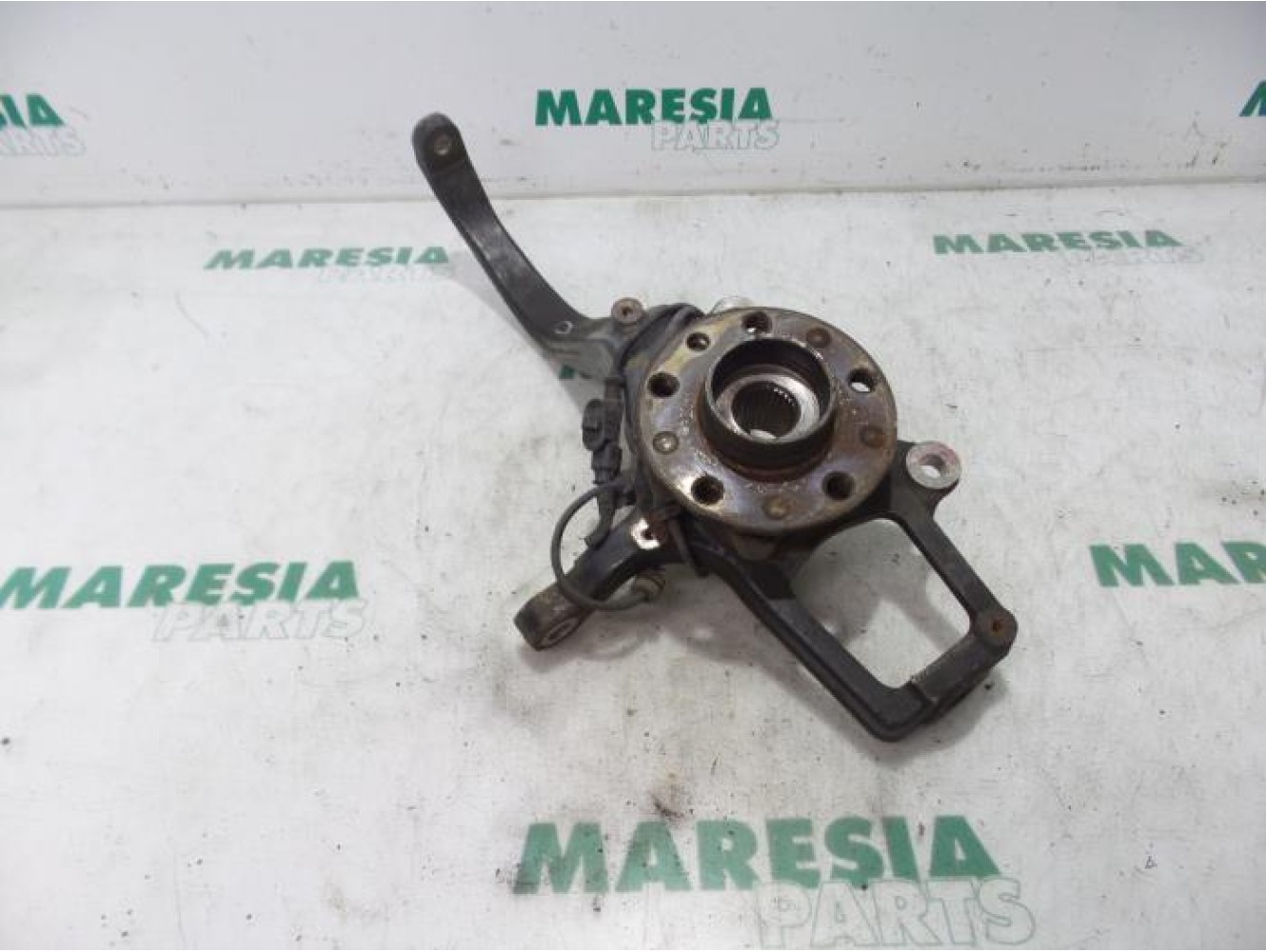 Alfa Romeo - 159 - Knuckle, front right