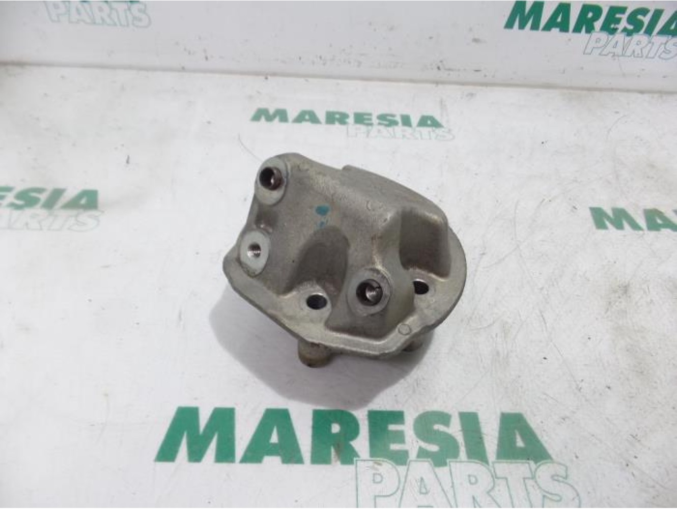 Peugeot - 307 - Engine mount