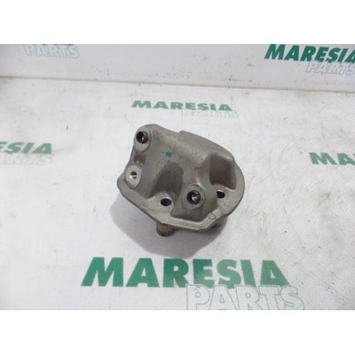 Peugeot - 307 - Engine mount