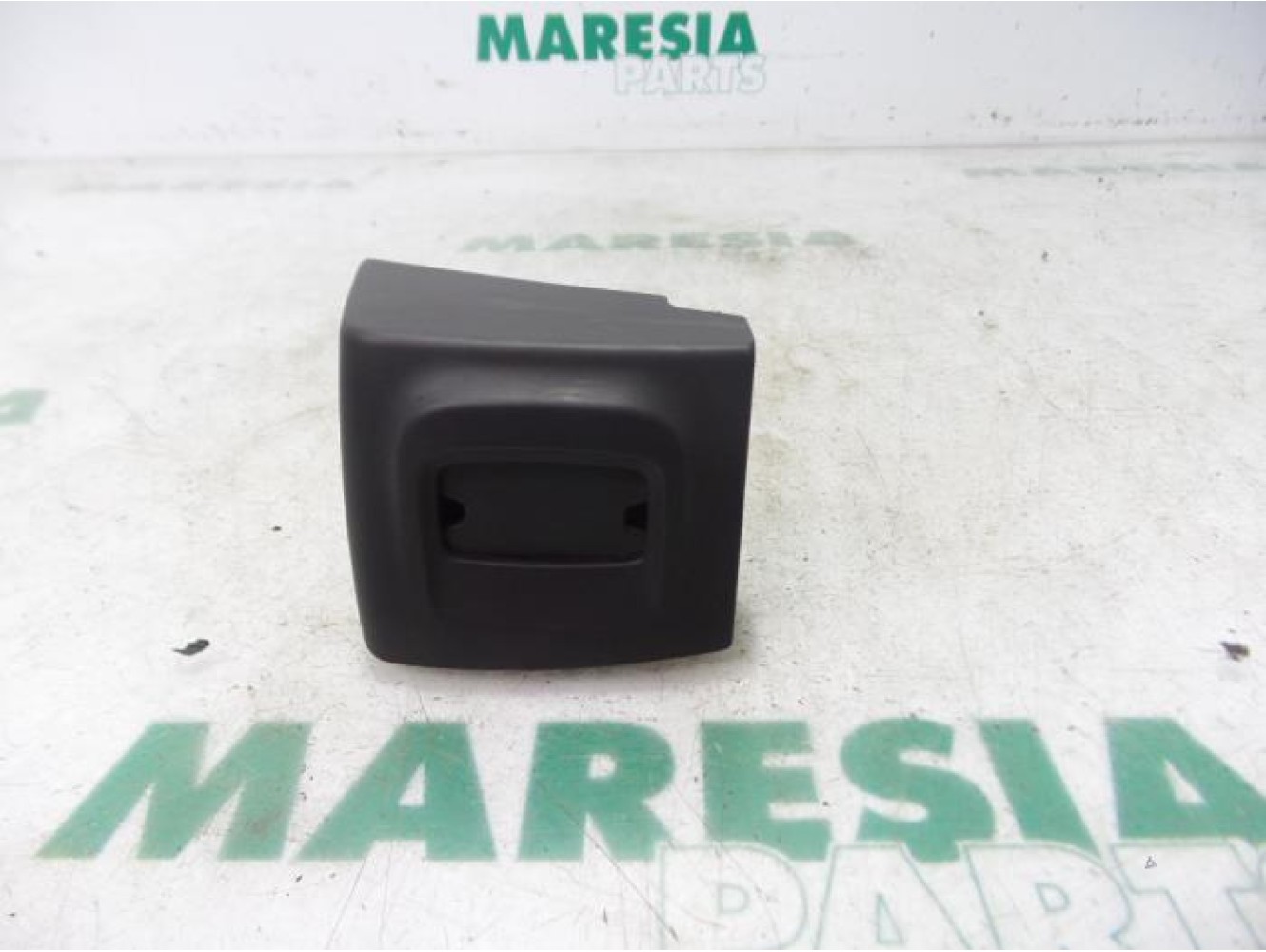 Citroen - DS5 - Card reader (lock)