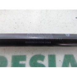 Alfa Romeo - Giulietta - Set of tailgate gas struts