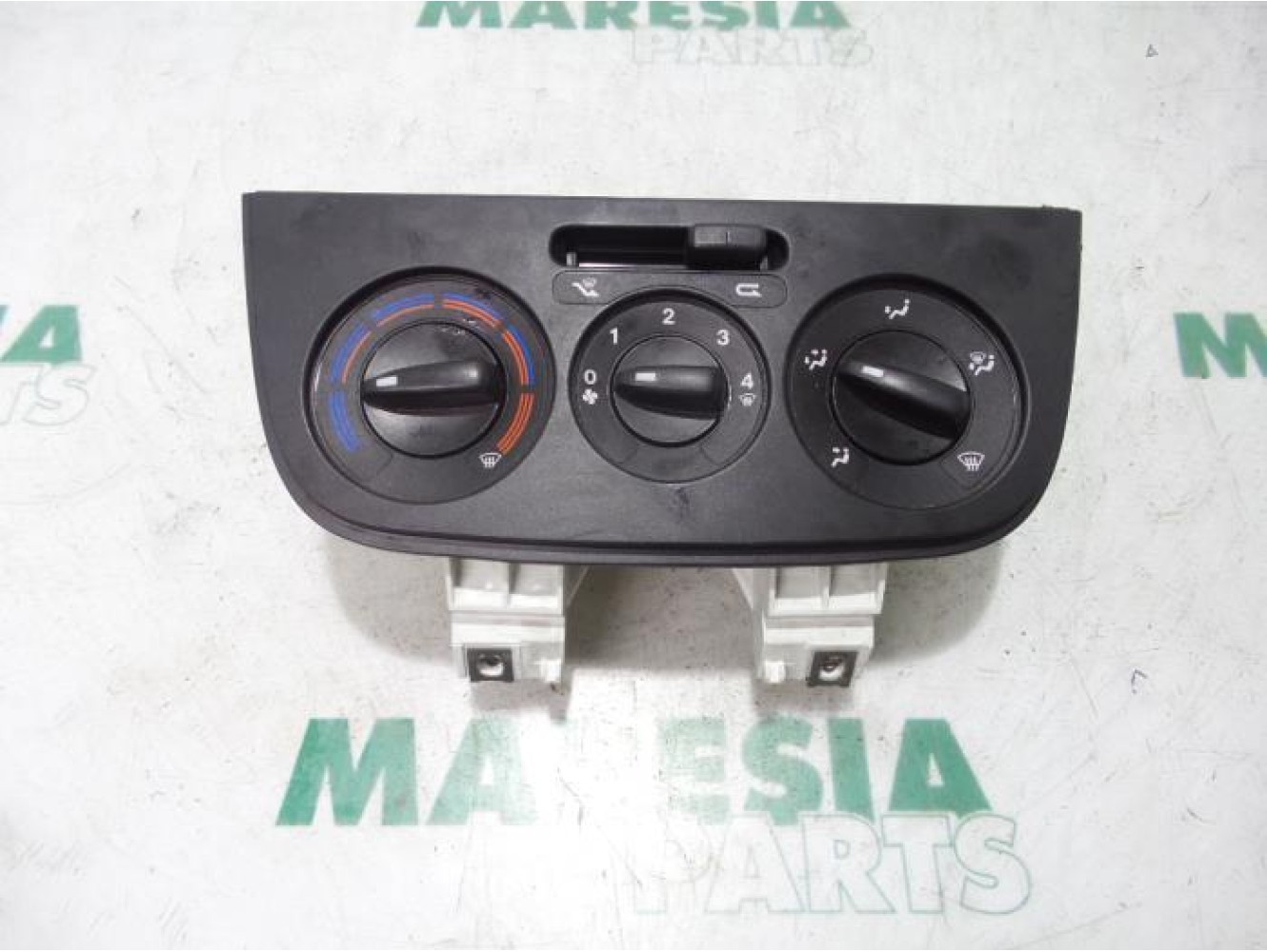 Fiat - Qubo - Panneau de commandes chauffage