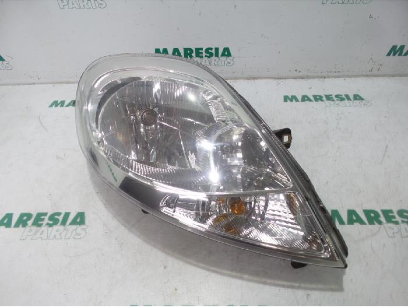 Renault - Trafic - Phare droit