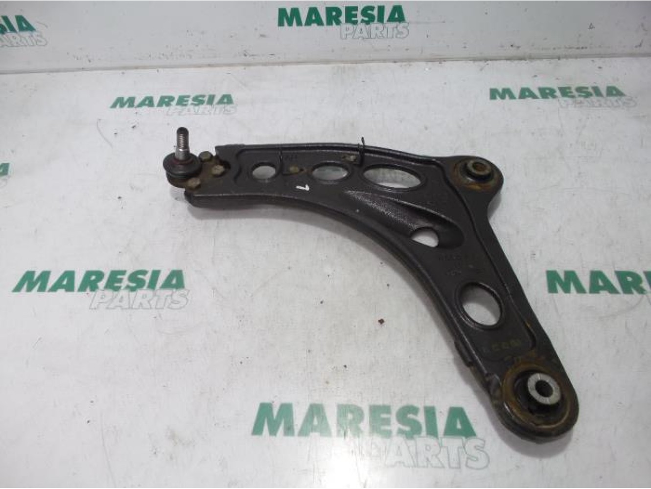 Renault - Trafic - Front lower wishbone, left