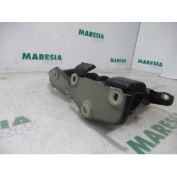 Renault - Trafic - Rear door hinge, right