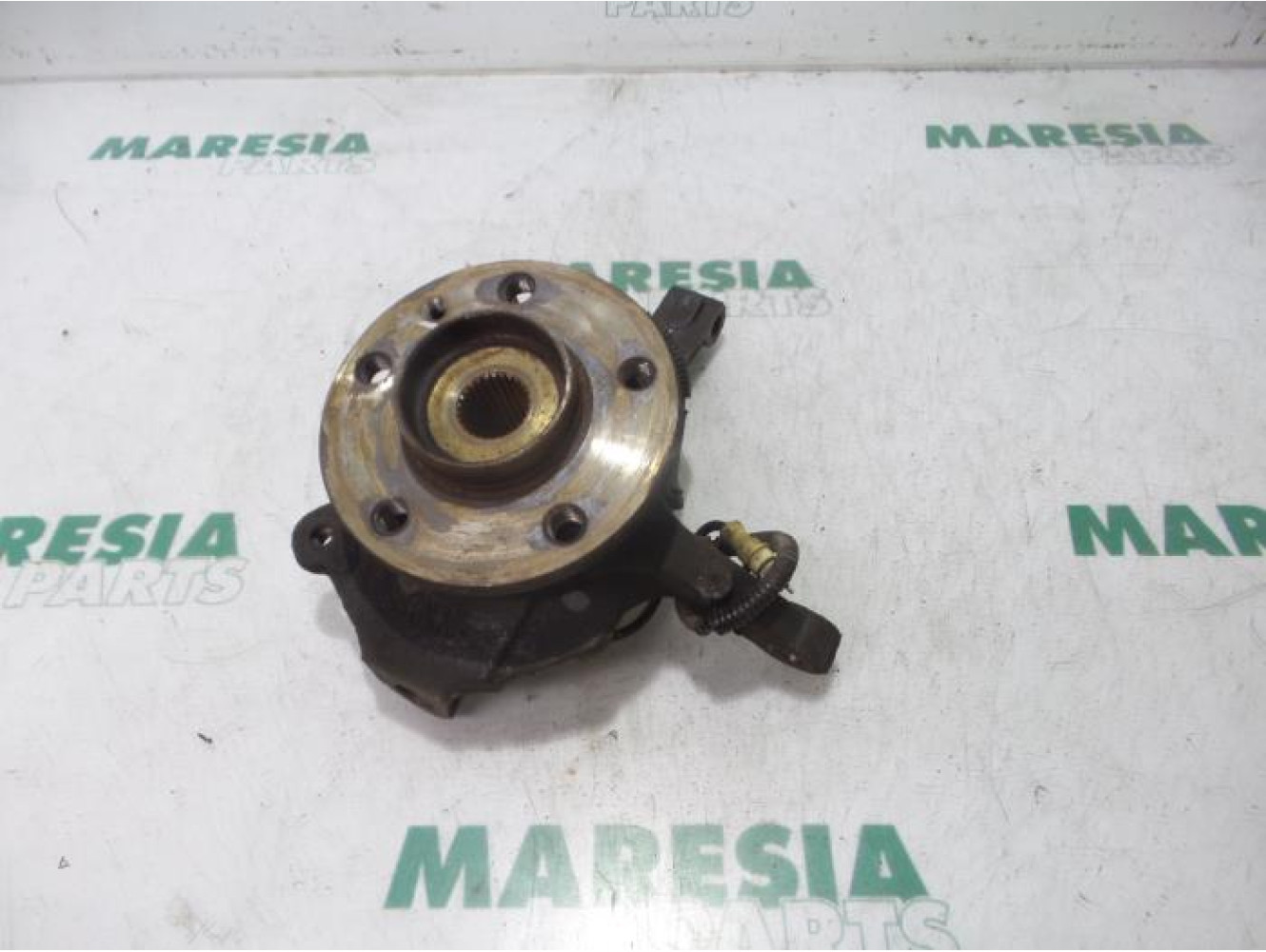 Renault - Trafic - Knuckle, front left