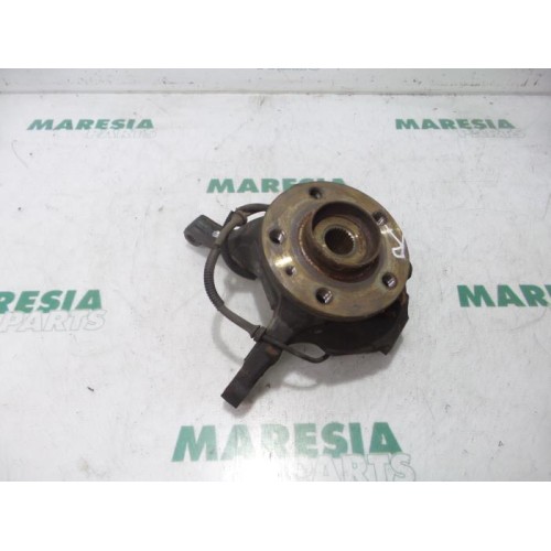 Renault - Trafic - Knuckle, front right