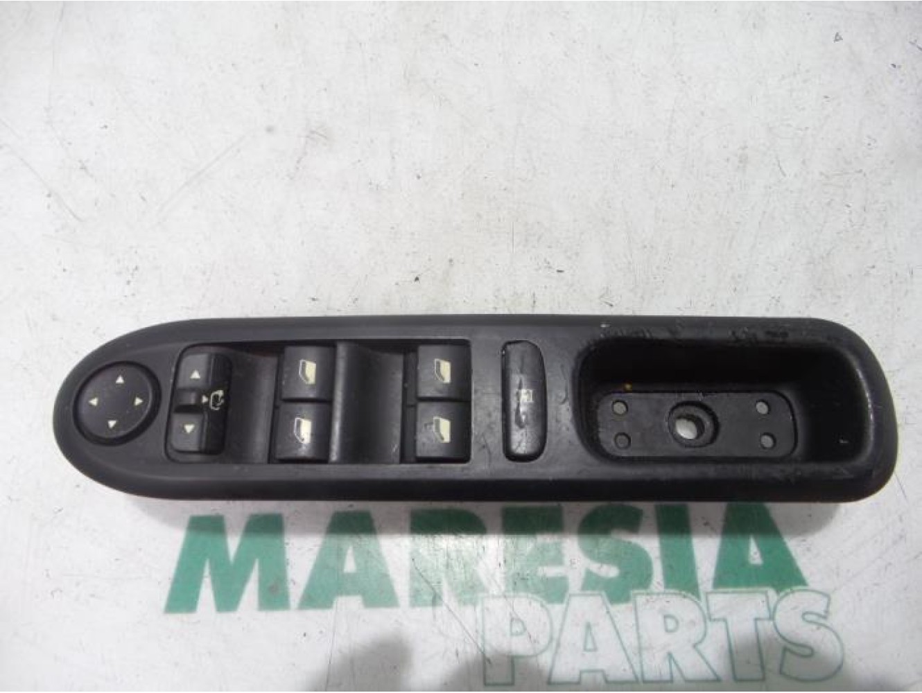 Peugeot - 407 - Multi-functional window switch