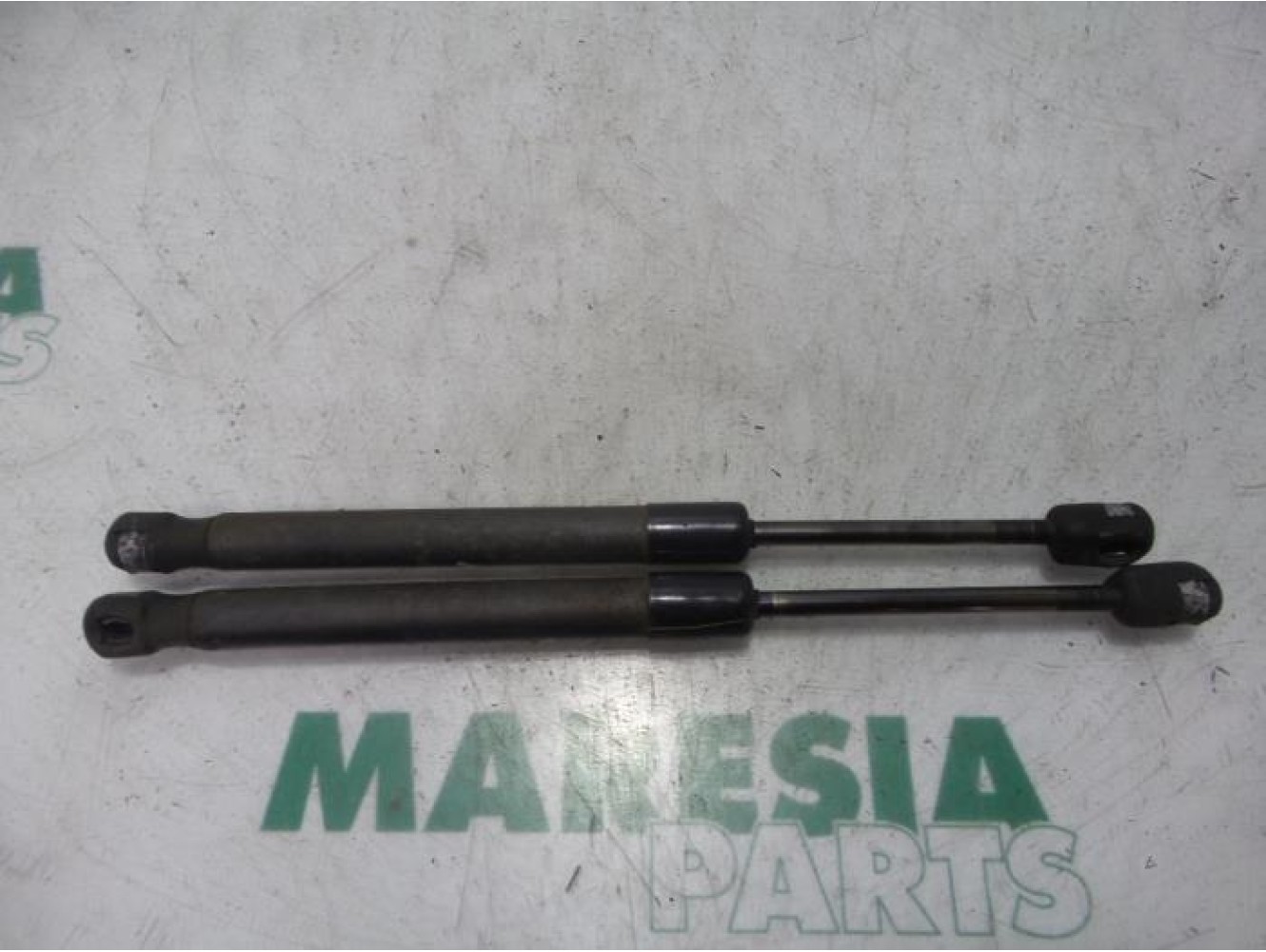Peugeot - 407 - Set of tailgate gas struts