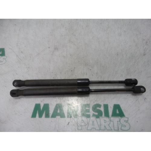 Peugeot - 407 - Set of tailgate gas struts