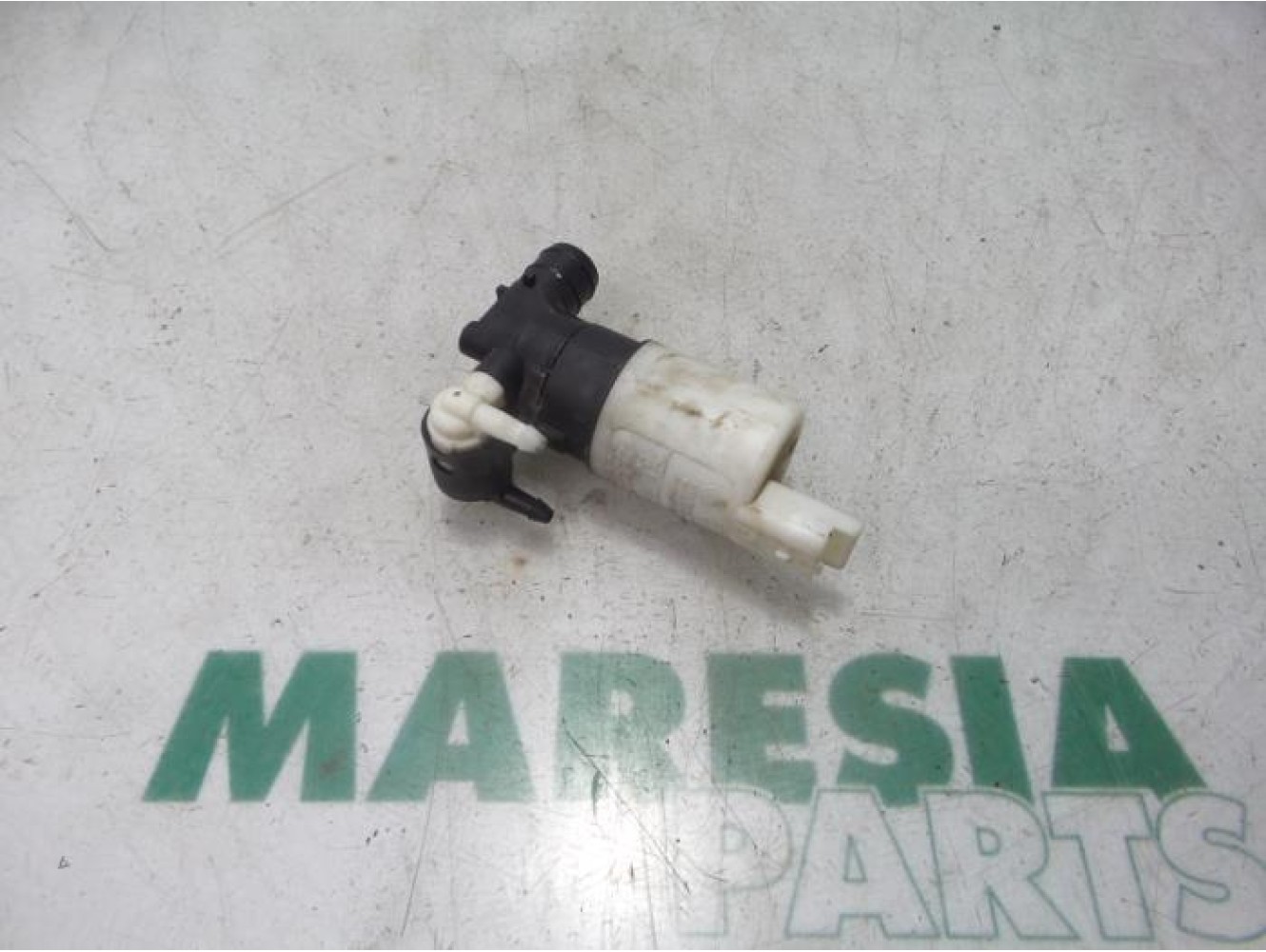 Renault - Trafic - Scheibensprüherpumpe vorne