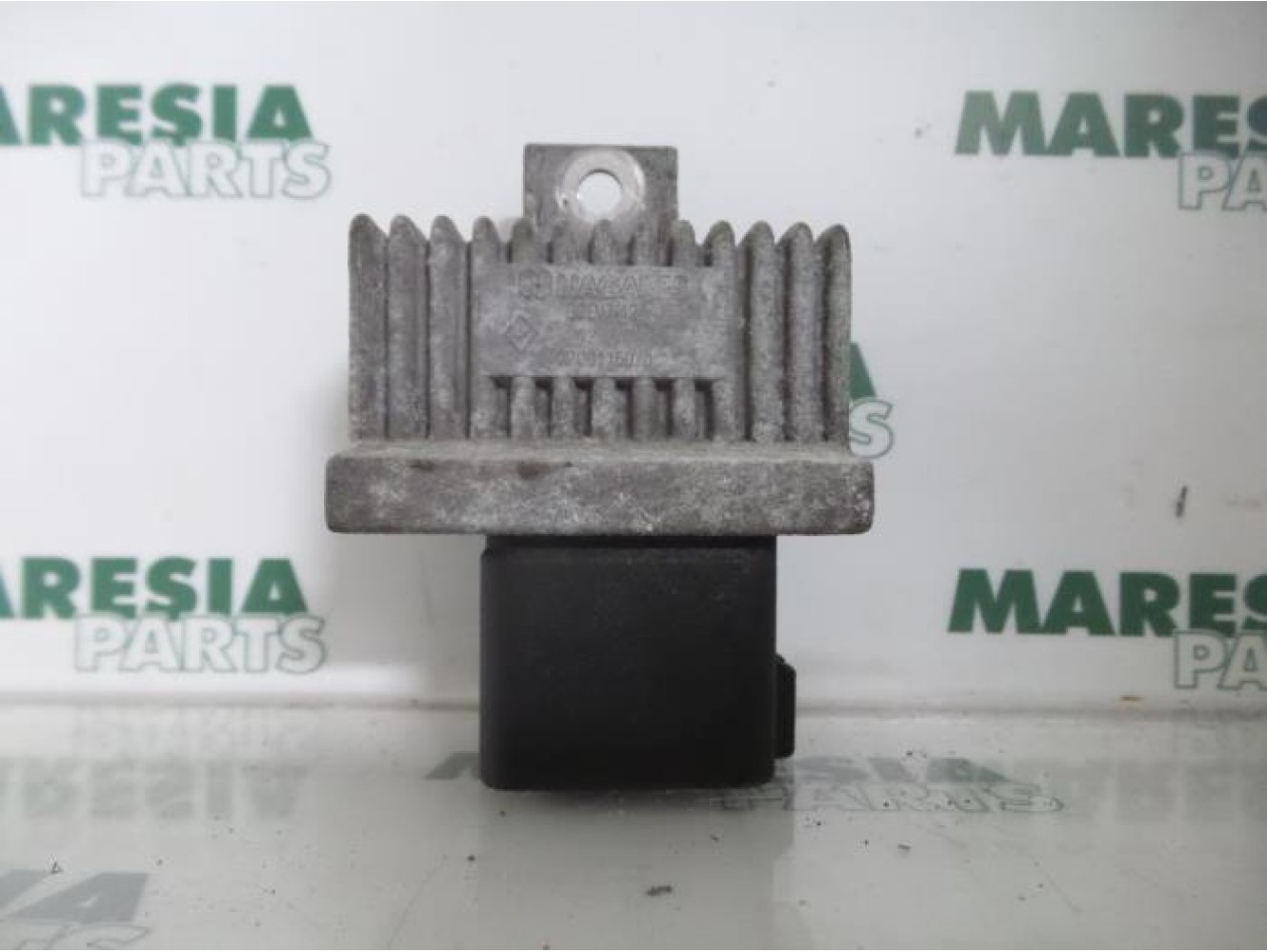 Renault - Trafic - Glow plug relay