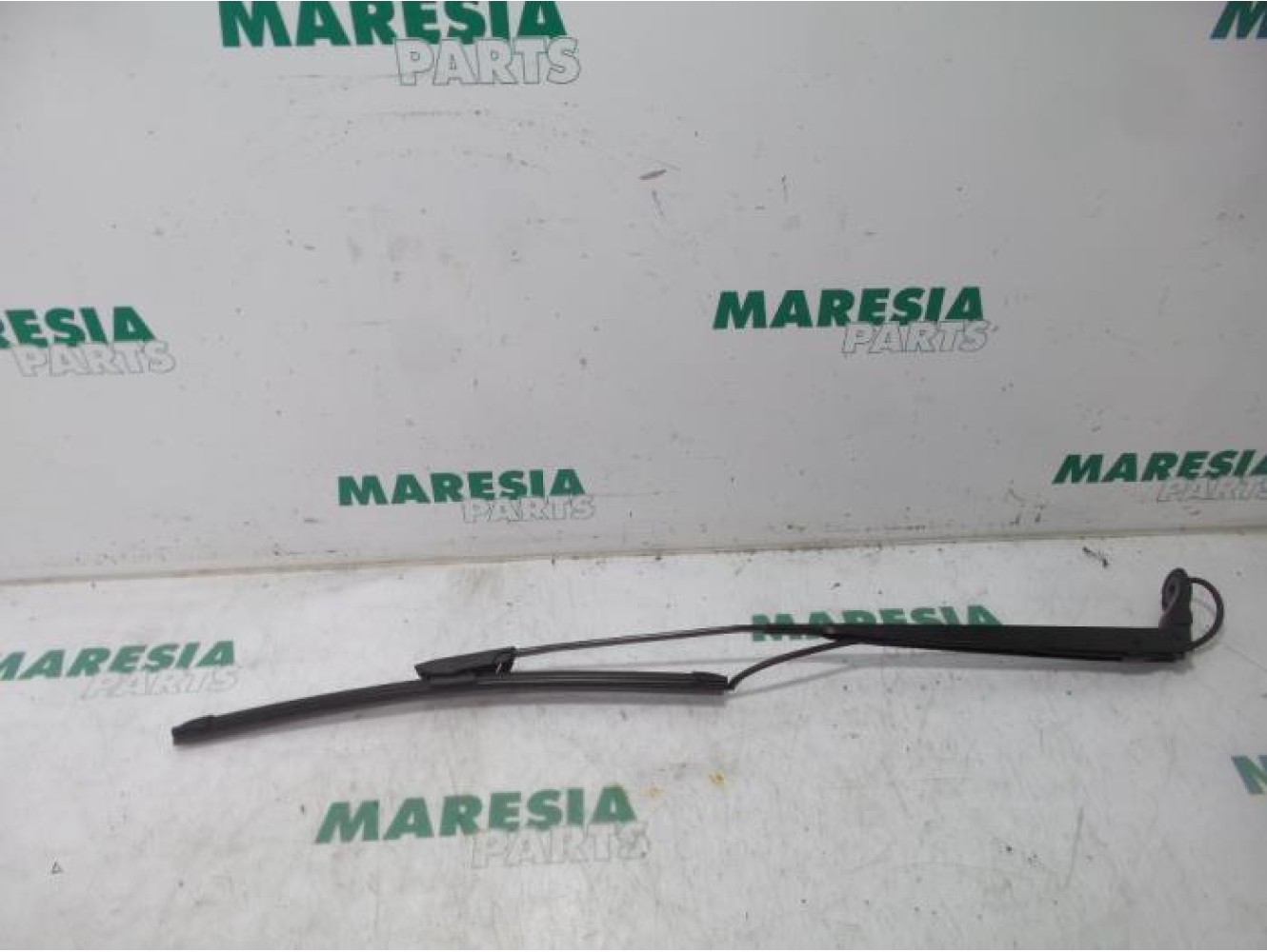 Citroen - C4 Cactus - Front wiper arm