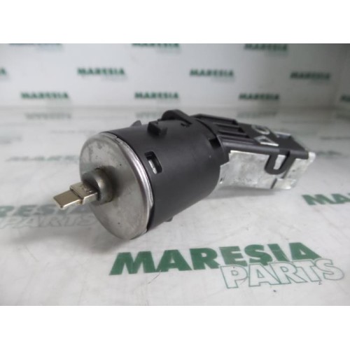 Citroen - C4 Cactus - Ignition lock + key
