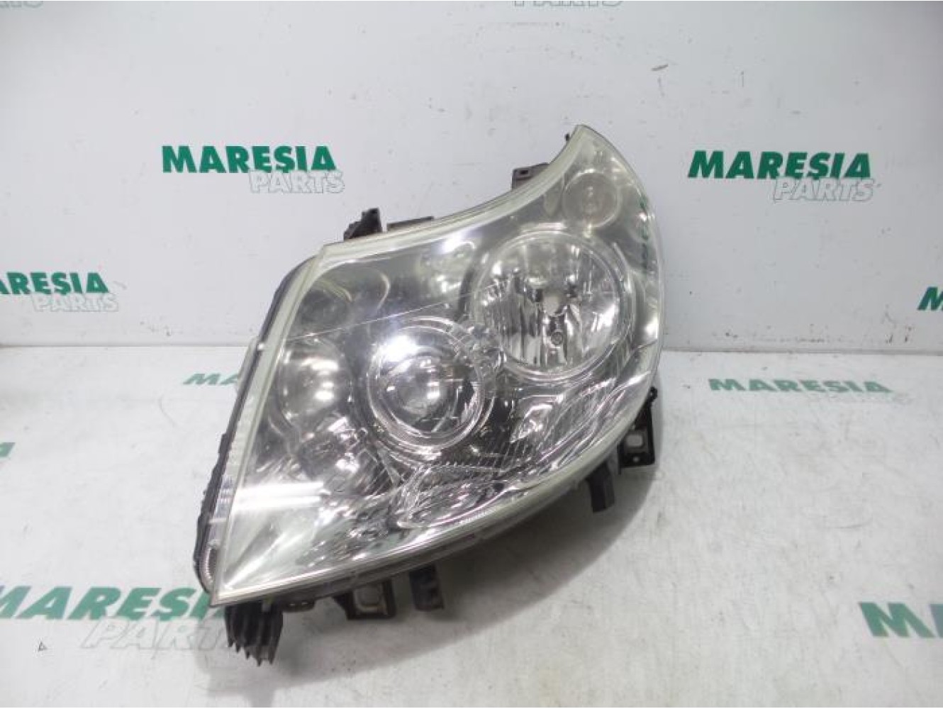 Peugeot - Boxer - Koplamp links