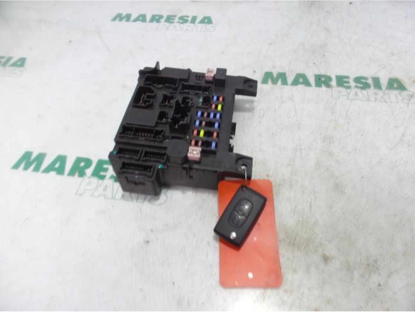 Citroen - C4 Aircross - Fuse box