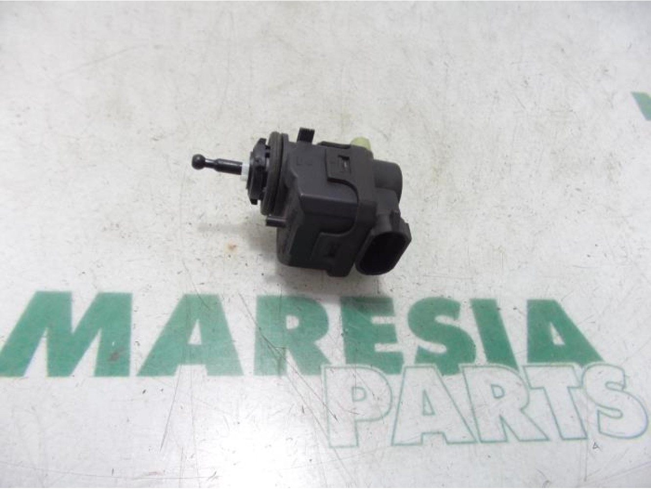 Renault - Clio - Headlight motor