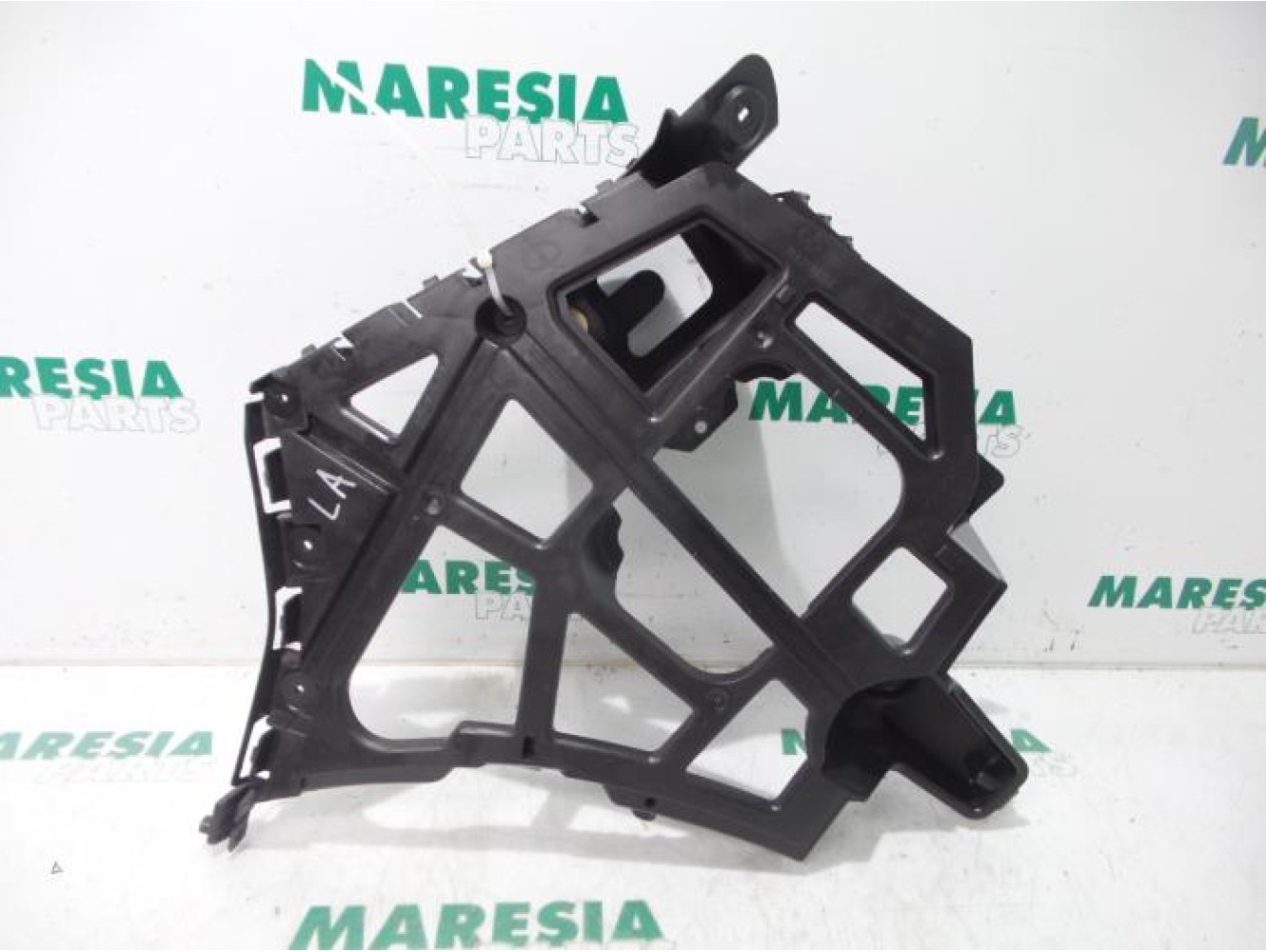 Renault - Laguna - Rear bumper frame