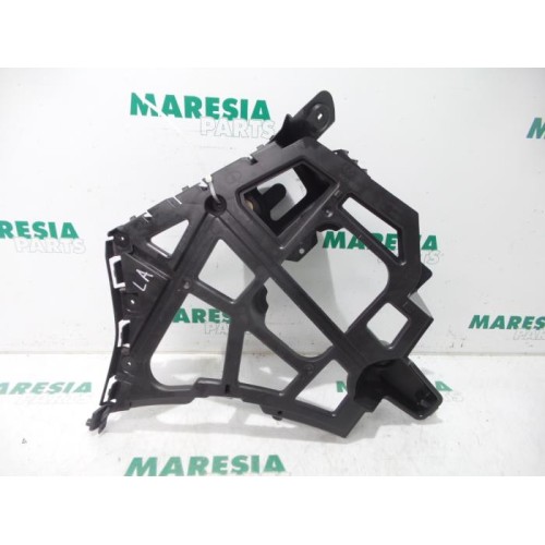 Renault - Laguna - Rear bumper frame