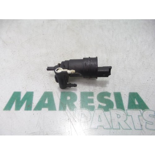 Renault - Twingo - Windscreen washer pump