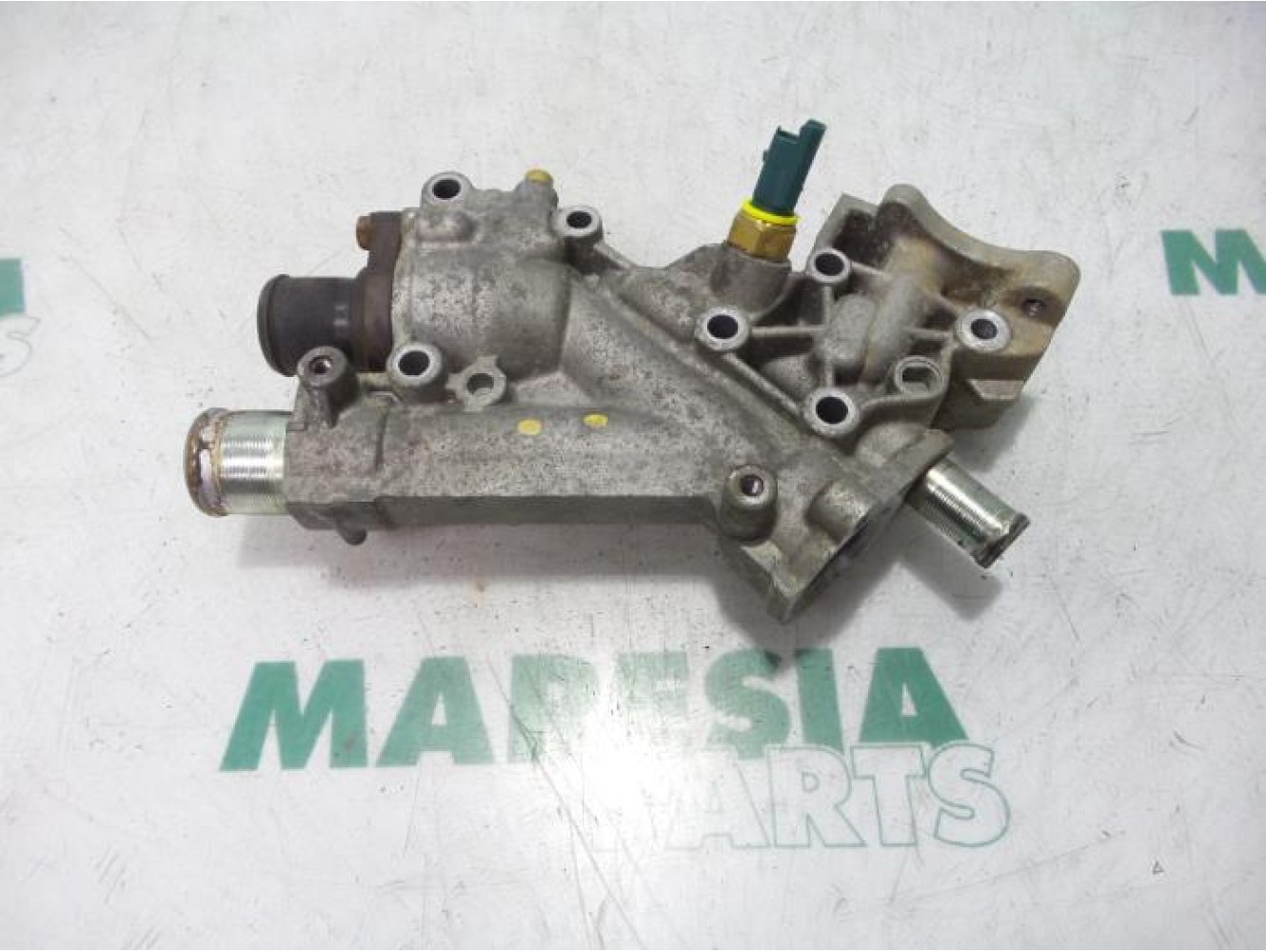 Peugeot - 206 - Boîtier thermostat