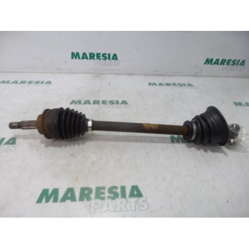 Renault - Megane - Aandrijfas links-voor