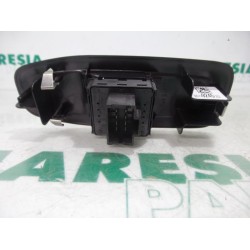 Peugeot - 208 - Multi-functional window switch