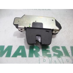 Peugeot - 208 - Tailgate lock mechanism