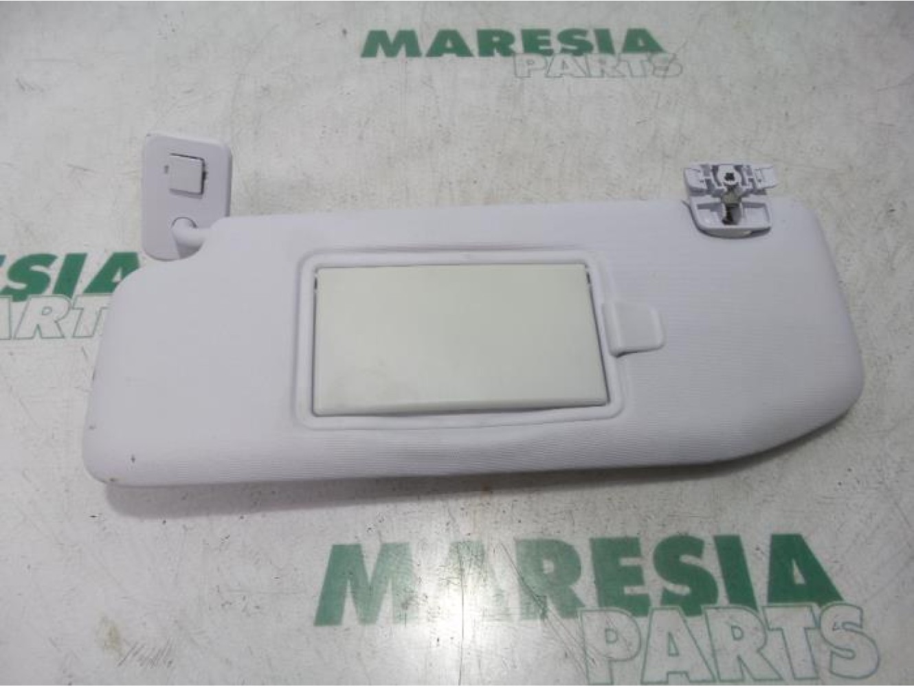 Peugeot - 208 - Sun visor