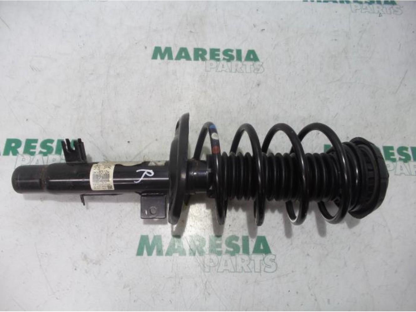 Peugeot - 208 - Front shock absorber rod, right