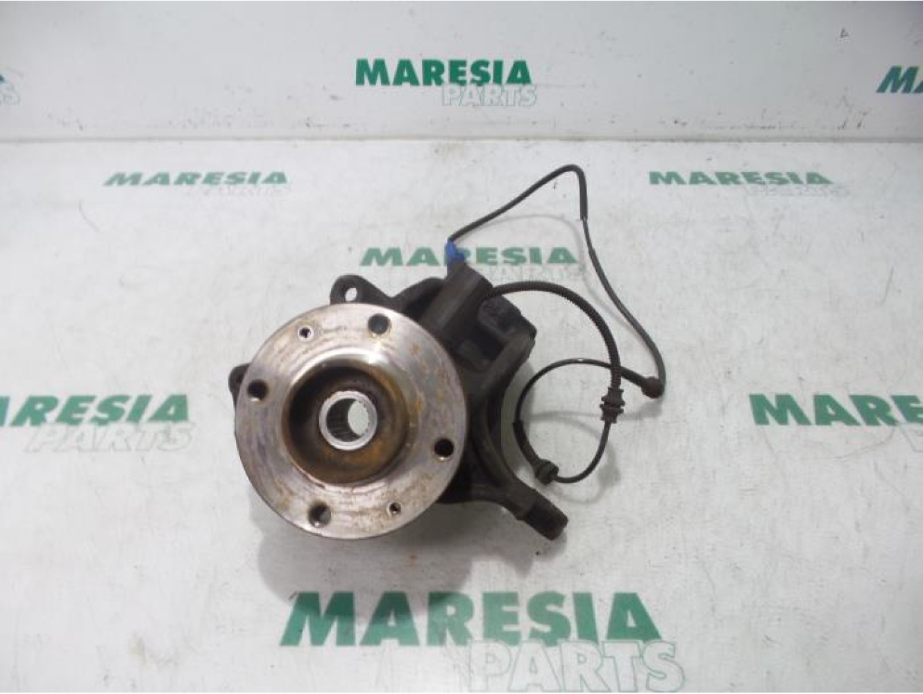 Peugeot - 208 - Fusee links-voor