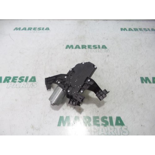 Peugeot - 207 - Rear wiper motor