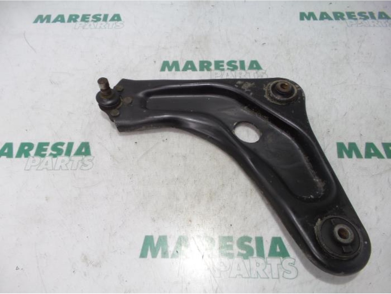 Peugeot - 207 - Front lower wishbone, left