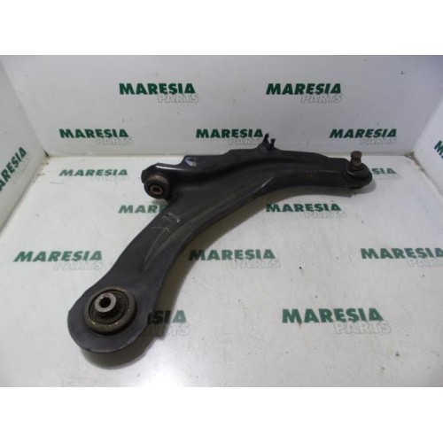 Renault - Megane Scenic - Front lower wishbone, right