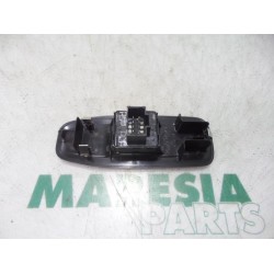 Peugeot - 208 - Multi-functional window switch