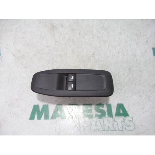 Peugeot - 208 - Multi-functional window switch