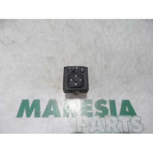 Citroen - C-Crosser - Mirror switch