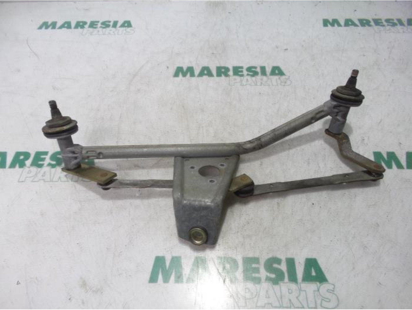 Peugeot - 206 - Wiper mechanism