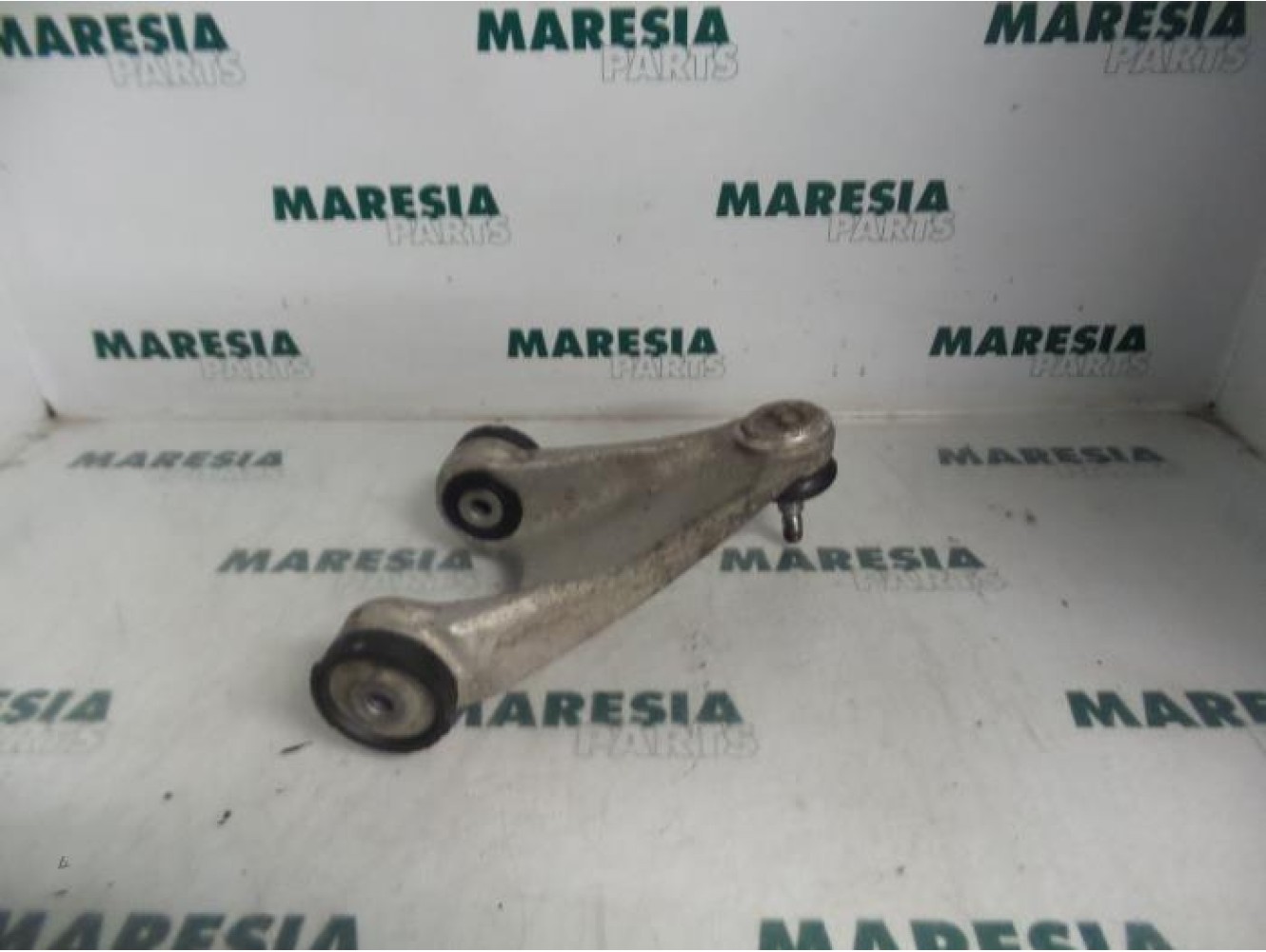 Alfa Romeo - 156 - Querlenker oben rechts vorne