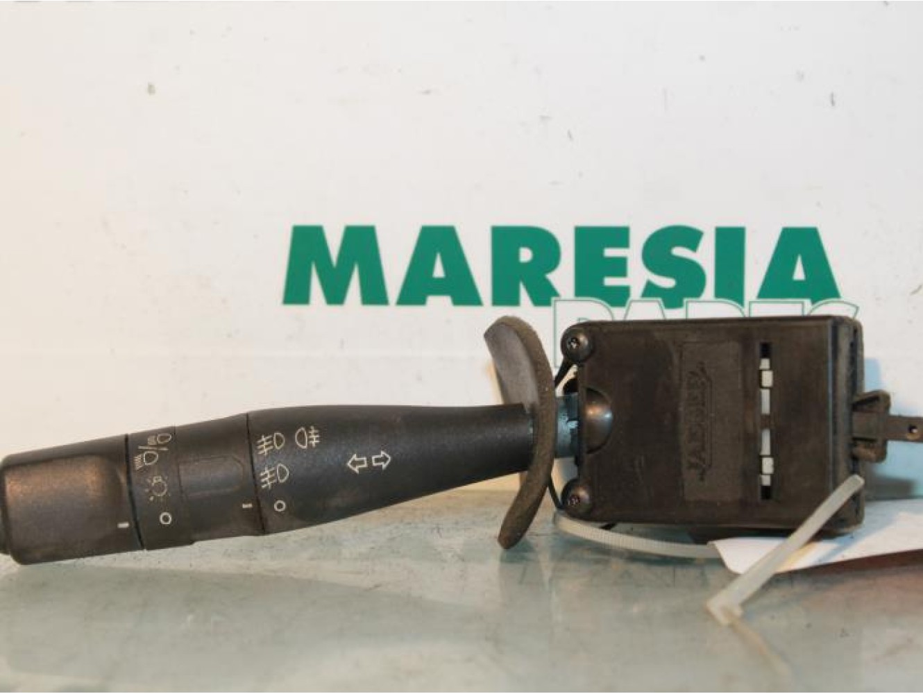 Peugeot - 206 - Indicator switch