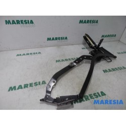 Peugeot - 206 - Convertible top hinge