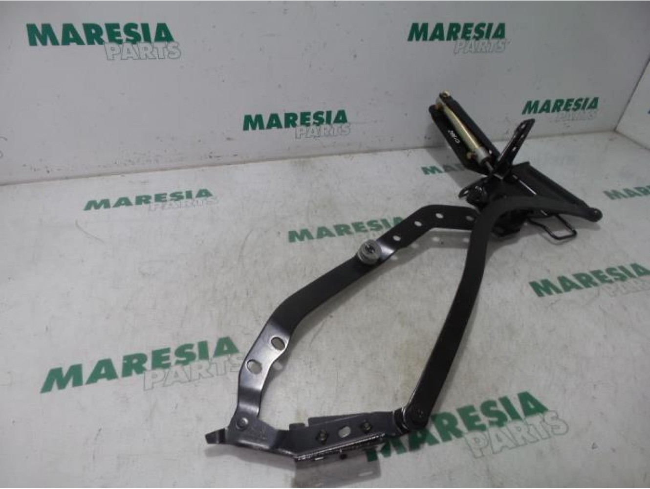 Peugeot - 206 - Convertible top hinge