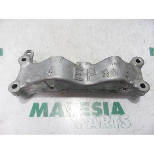 Peugeot - 5008 - Engine mount