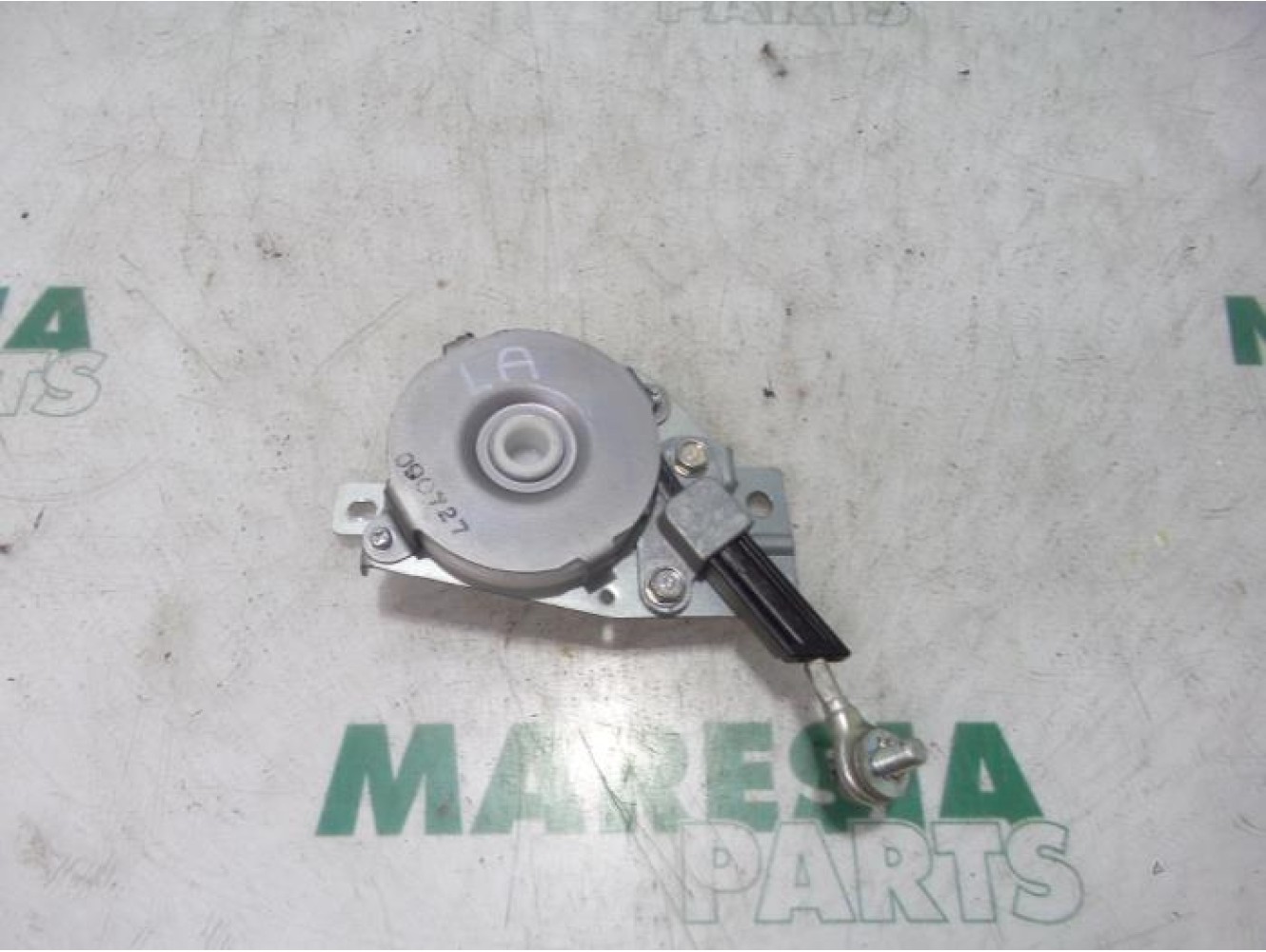 Citroen - C-Crosser - Tailgate hinge