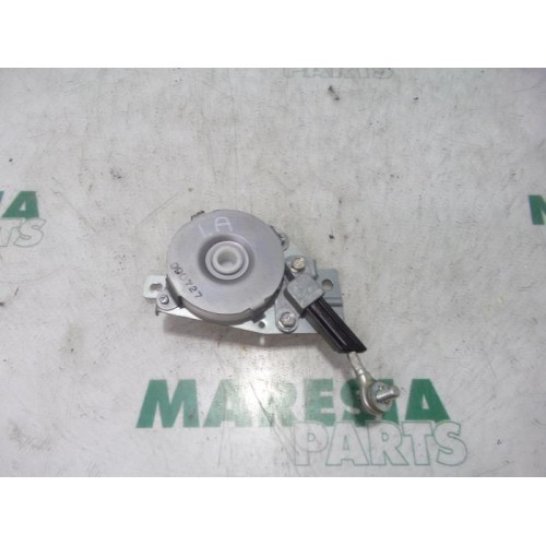 Citroen - C-Crosser - Tailgate hinge
